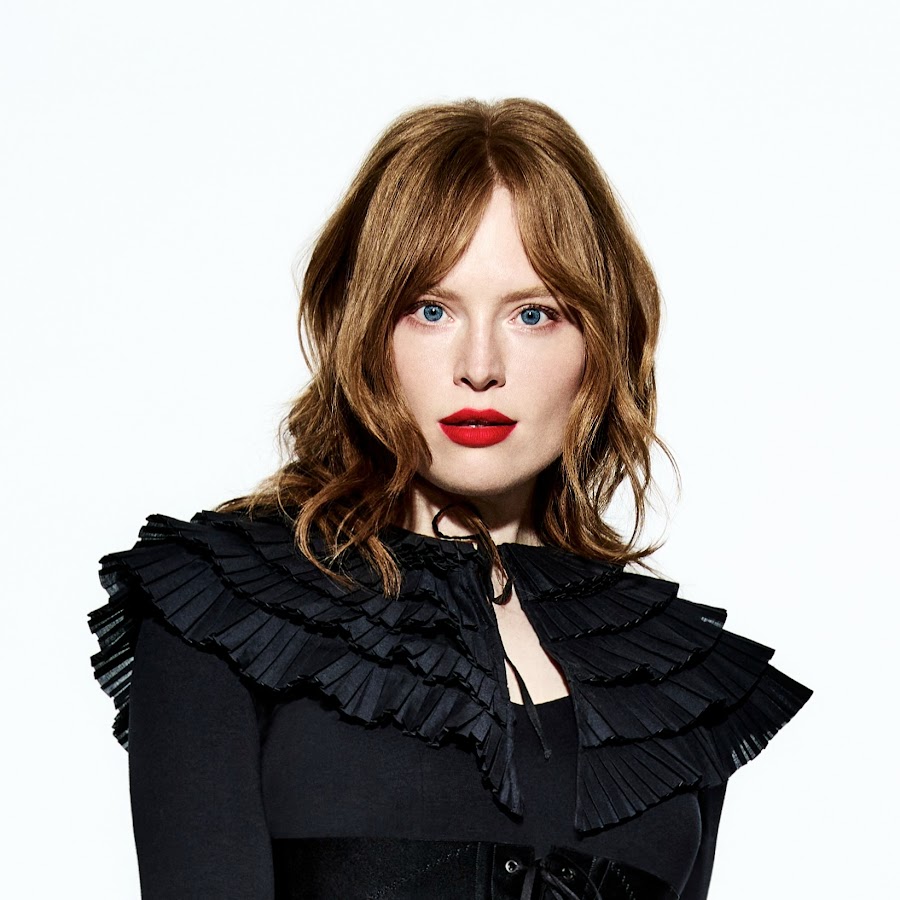 Decoding Freya Ridings' Chart Success: 'Lost Without You' & 'Castles'